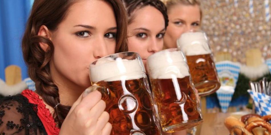 te-presentamos-el-por-que-las-mujeres-que-toman-alcohol-son-mas-inteligentes-000